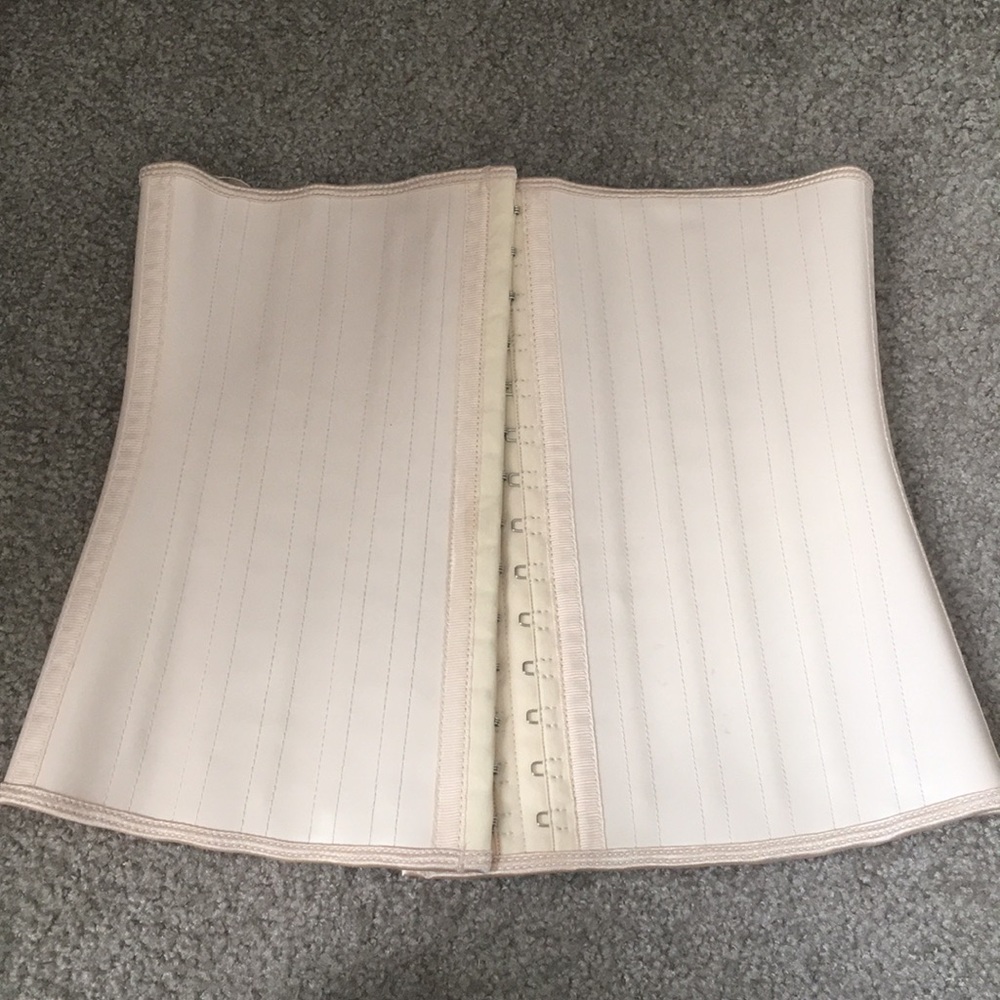 Corset size Medium